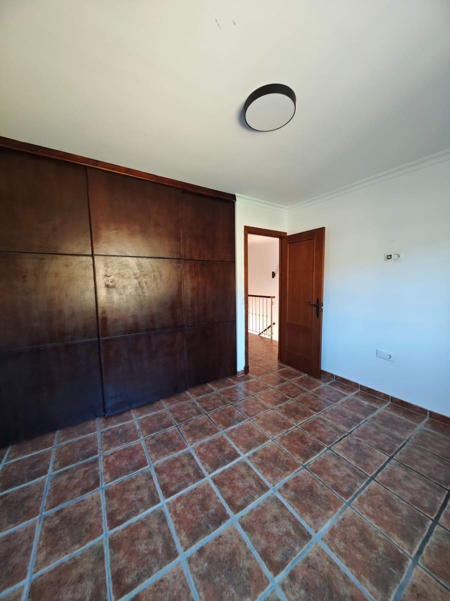 3 camera da letto Villetta a Schiera in vendita in La Linea de la Concepcion con garage - 295.000 € (Rif: 9938240)
