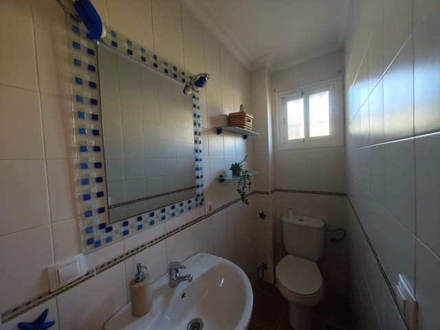 3 soveværelse Rækkehus til salg i La Línea de la Concepción med garage - € 295.000 (Ref: 9938240)