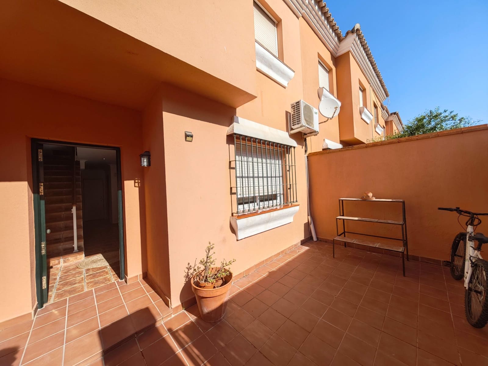 3 camera da letto Villetta a Schiera in vendita in La Linea de la Concepcion con garage - 295.000 € (Rif: 9938240)