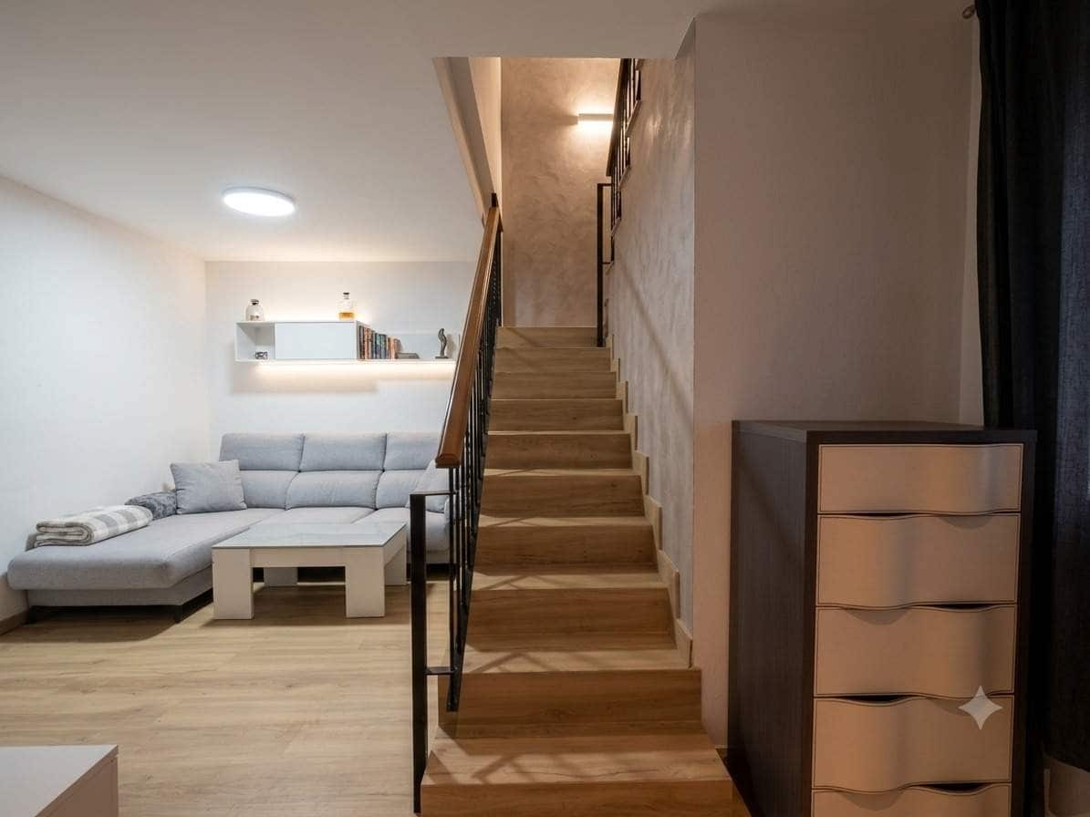 3 Zimmer Reihenhaus zu verkaufen in La Linea de la Concepcion mit Pool Garage - 330.000 € (Ref: 9940008)