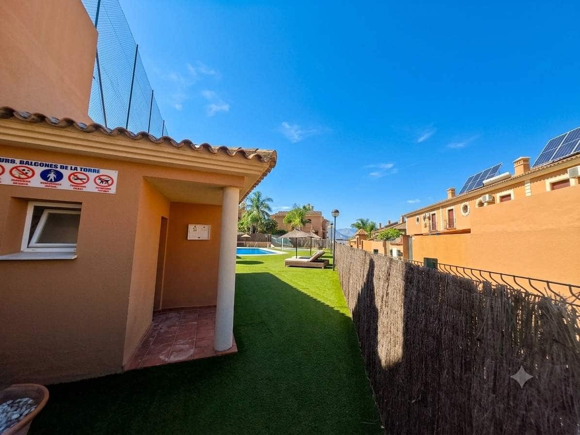 3 Zimmer Reihenhaus zu verkaufen in La Linea de la Concepcion mit Pool Garage - 330.000 € (Ref: 9940008)