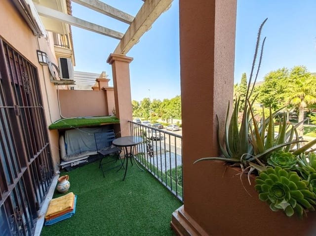 3 Zimmer Reihenhaus zu verkaufen in La Línea de la Concepción mit Pool Garage - 330.000 € (Ref: 9940008)