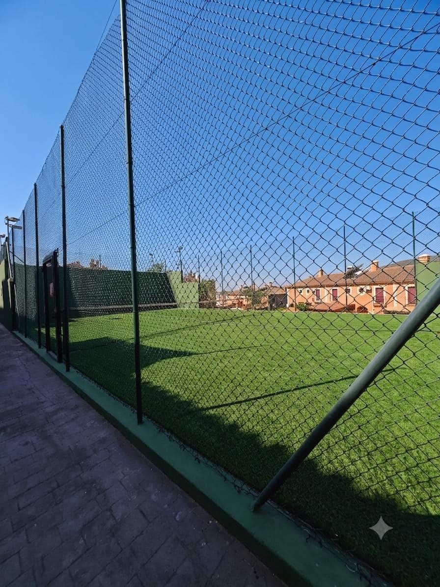 3 Zimmer Reihenhaus zu verkaufen in La Linea de la Concepcion mit Pool Garage - 330.000 € (Ref: 9940008)