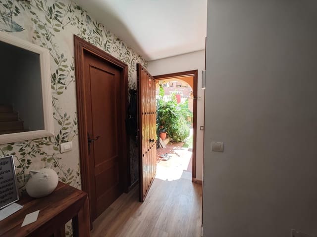 3 Zimmer Reihenhaus zu verkaufen in La Línea de la Concepción mit Pool Garage - 330.000 € (Ref: 9940008)