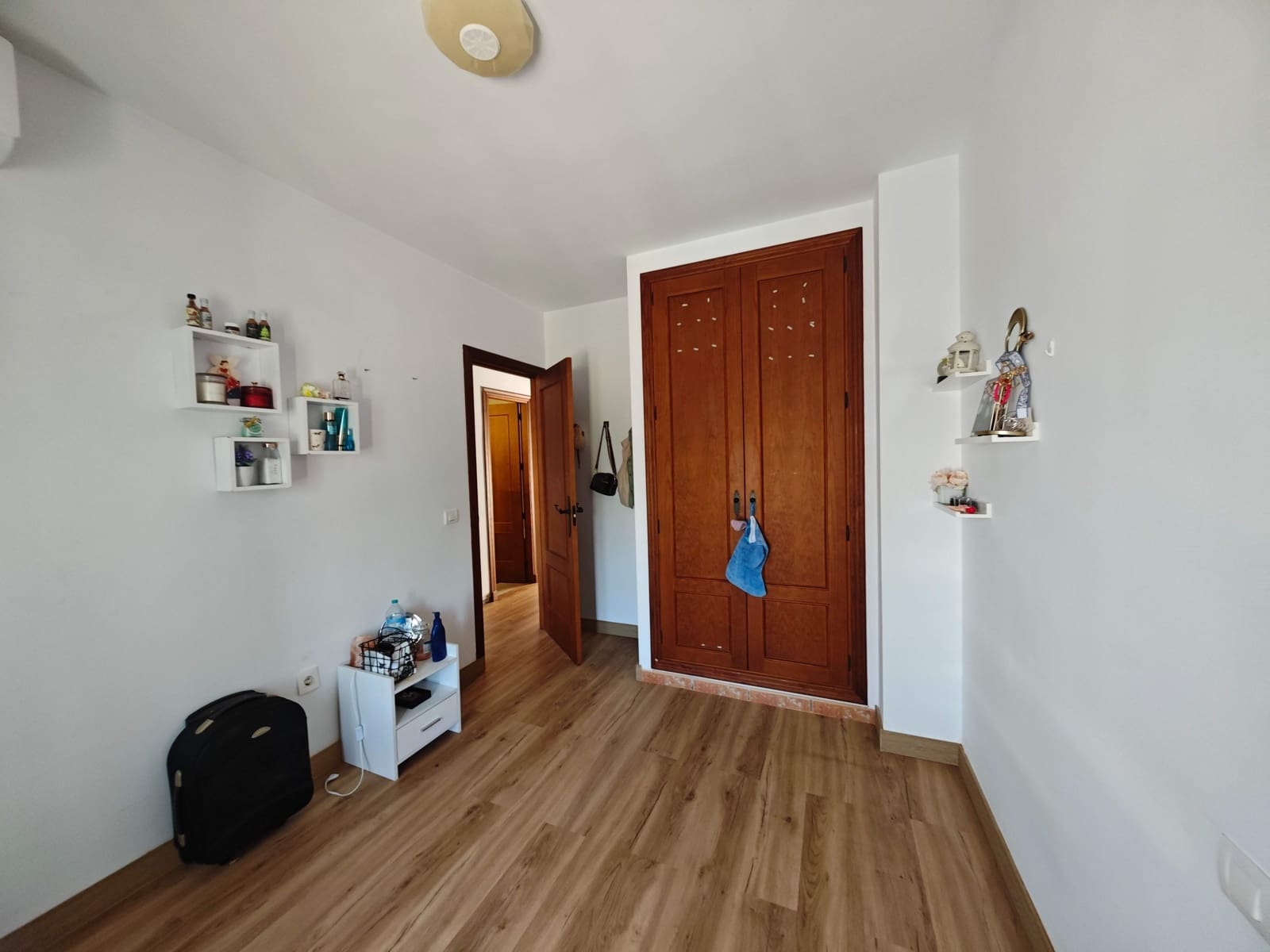 3 Zimmer Reihenhaus zu verkaufen in La Linea de la Concepcion mit Pool Garage - 330.000 € (Ref: 9940008)