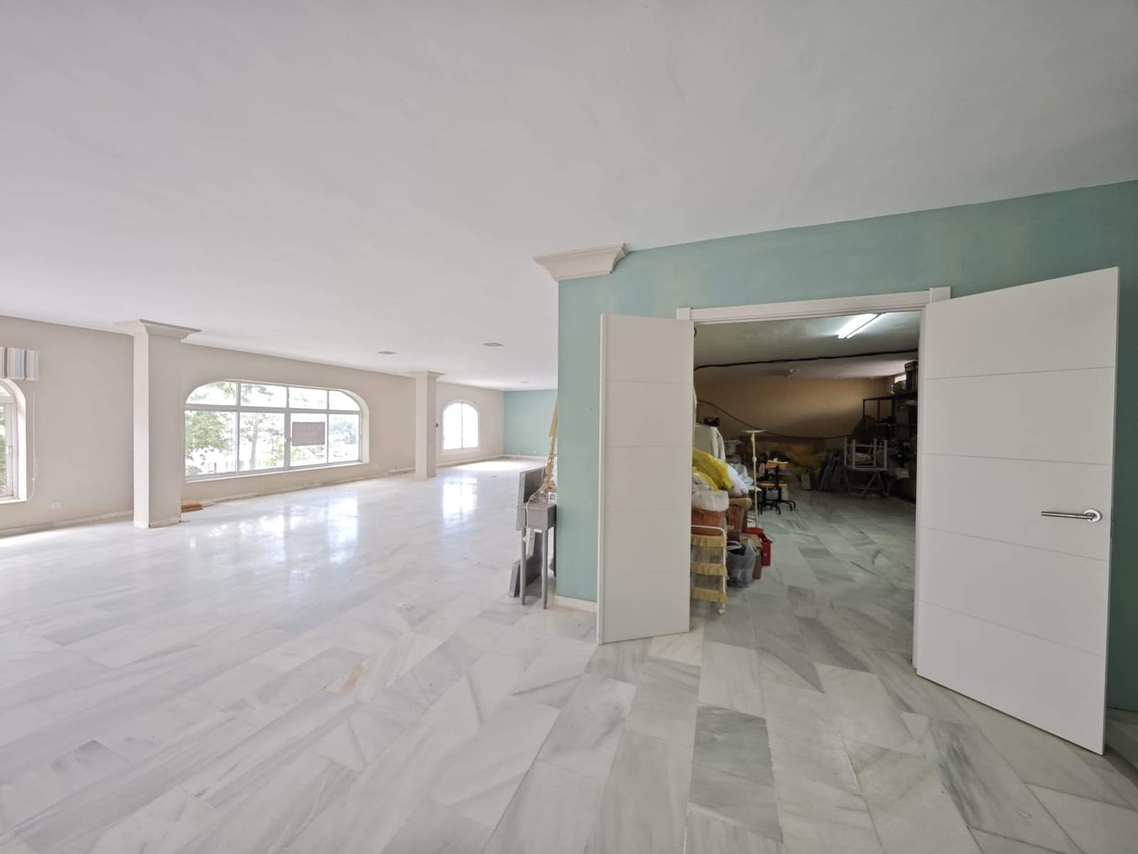 Erhverv til salg i Torreguadiaro - € 1.200.000 (Ref: 9942553)