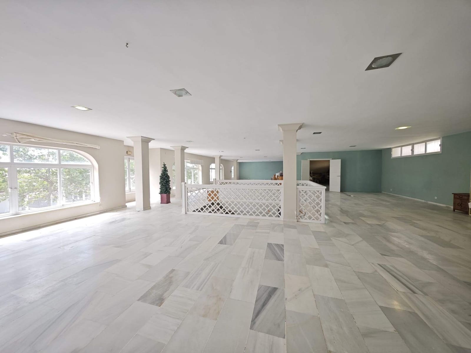Erhverv til salg i Torreguadiaro - € 1.200.000 (Ref: 9942553)