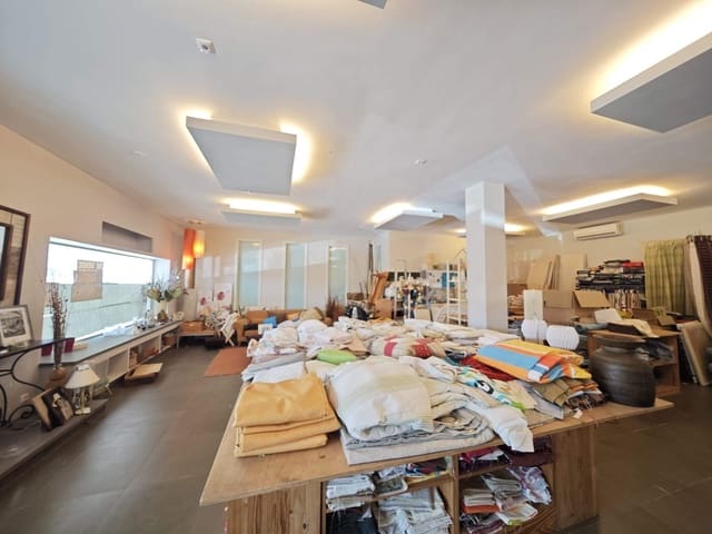 Erhverv til salg i Torreguadiaro, San Roque - € 1.200.000 (Ref: 9942553)