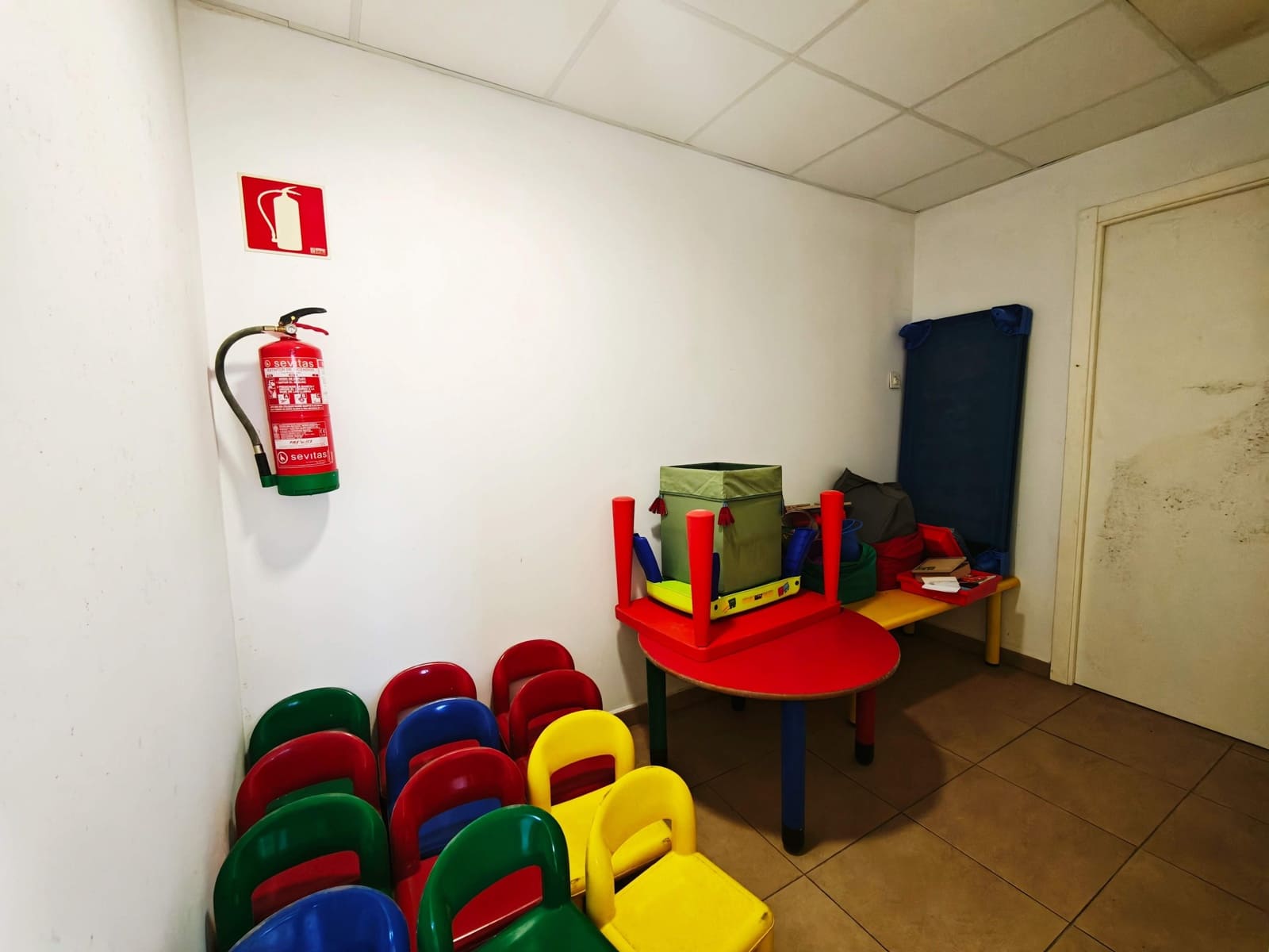 6 soveværelse Virksomhed til salg i Algeciras - € 395.000 (Ref: 9942554)