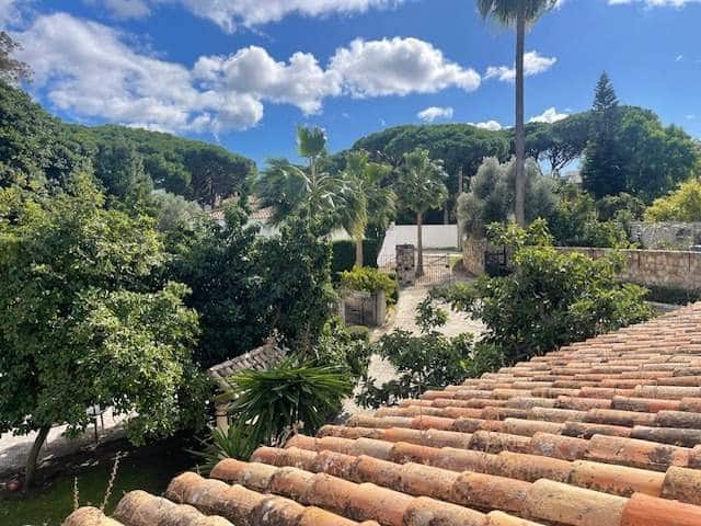 8 bedroom Villa for sale in Algeciras with pool - € 995,000 (Ref: 9942555)