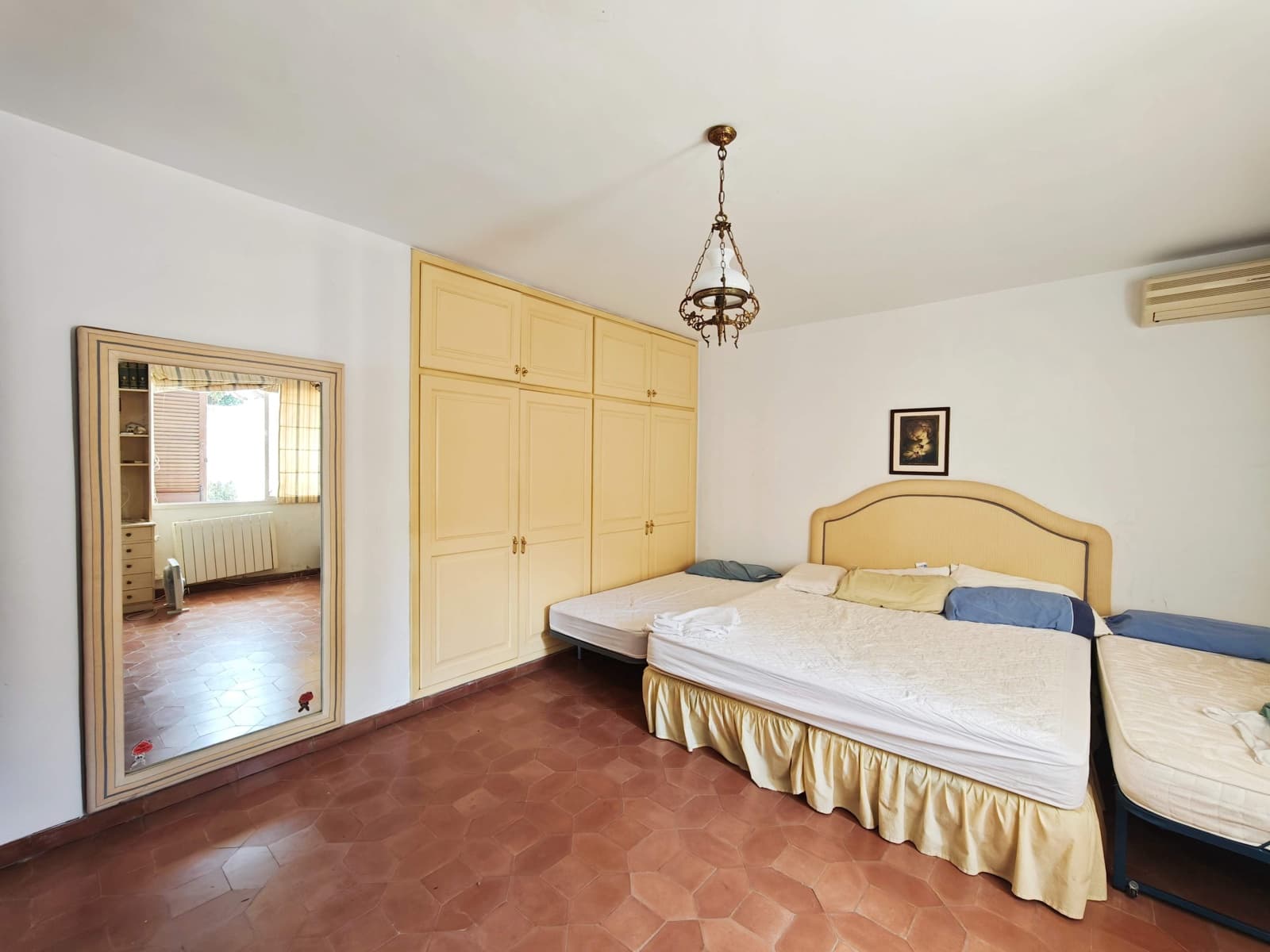 8 bedroom Villa for sale in Algeciras with pool - € 995,000 (Ref: 9942555)
