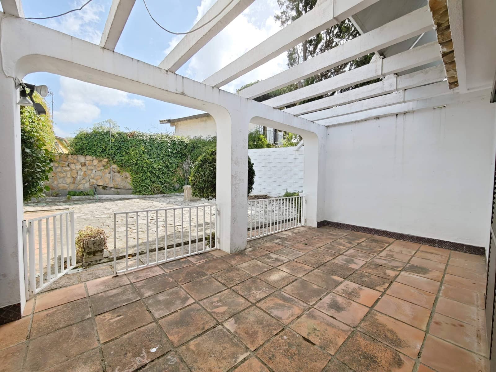 8 bedroom Villa for sale in Algeciras with pool - € 995,000 (Ref: 9942555)