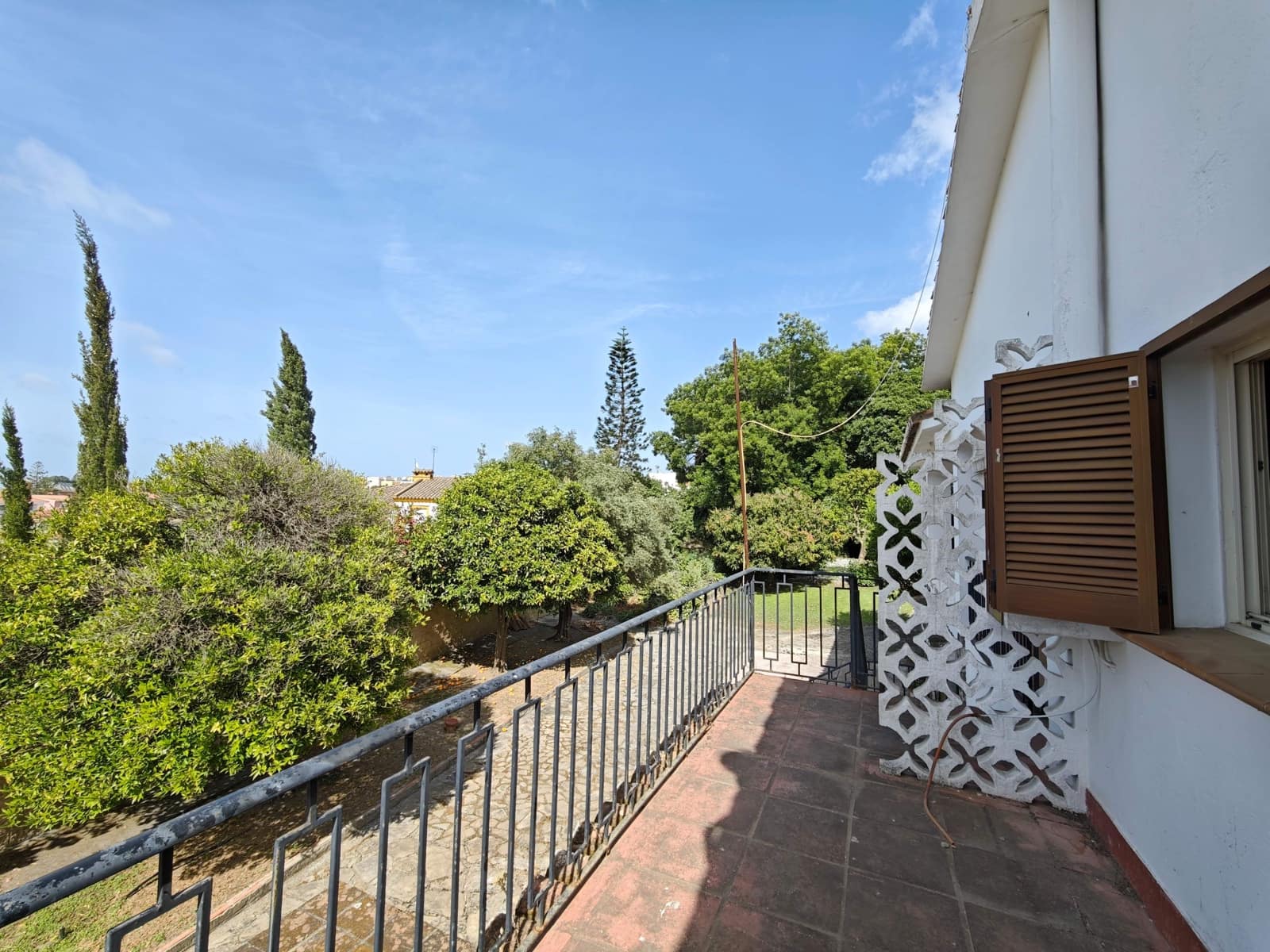 8 bedroom Villa for sale in Algeciras with pool - € 995,000 (Ref: 9942555)