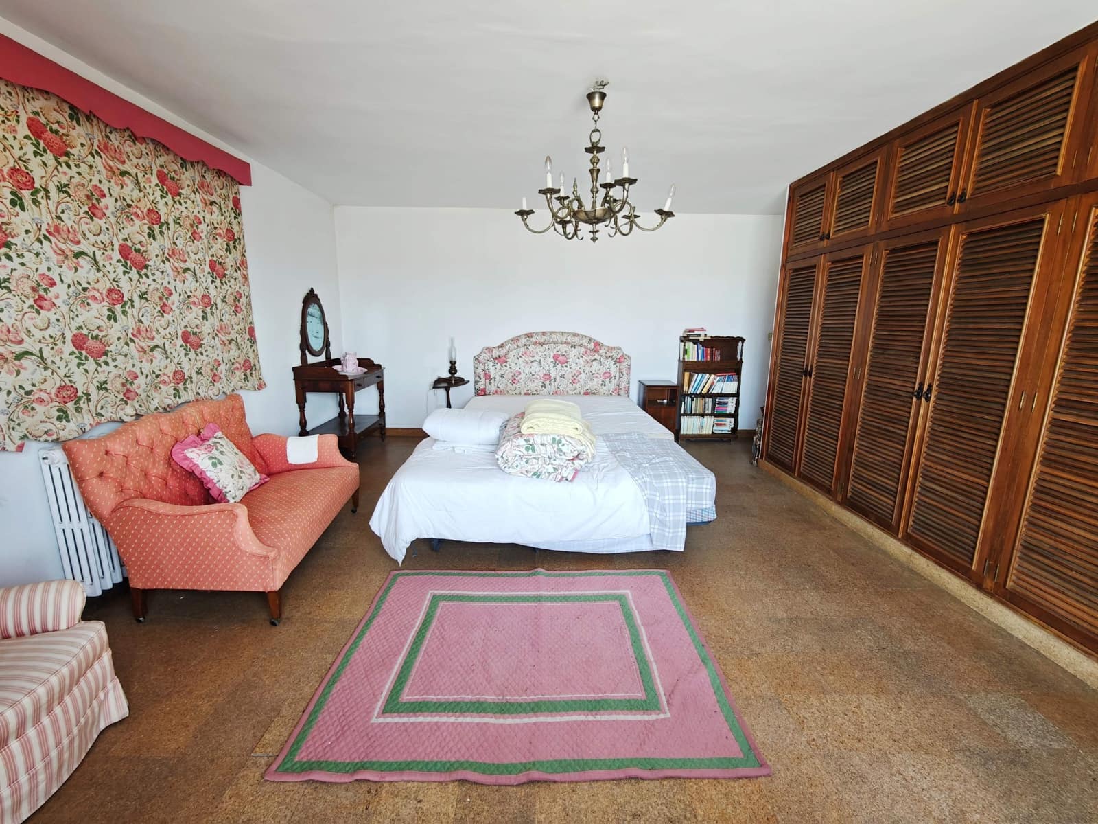 8 bedroom Villa for sale in Algeciras with pool - € 995,000 (Ref: 9942555)