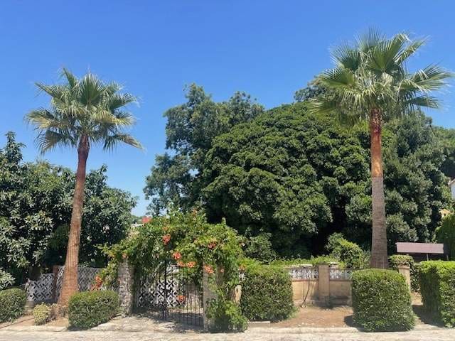 8 bedroom Villa for sale in Algeciras with pool - € 995,000 (Ref: 9942555)