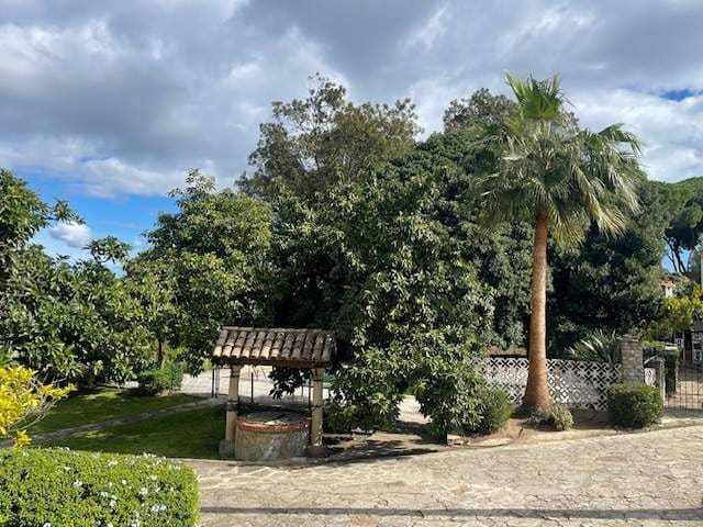 8 bedroom Villa for sale in Algeciras with pool - € 995,000 (Ref: 9942555)