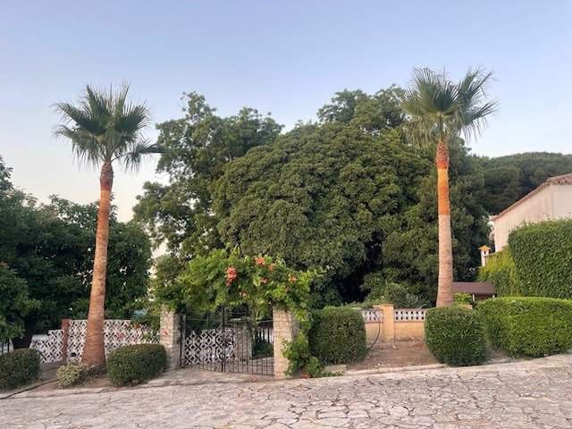 8 bedroom Villa for sale in Algeciras with pool - € 995,000 (Ref: 9942555)