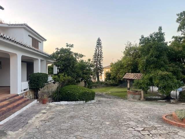 8 bedroom Villa for sale in Algeciras with pool - € 995,000 (Ref: 9942555)