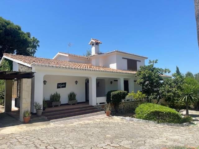 8 soverom Villa til salgs i Algeciras med svømmebasseng - € 995 000 (Ref: 9942555)
