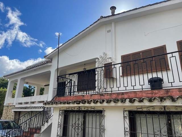 8 bedroom Villa for sale in Algeciras with pool - € 995,000 (Ref: 9942555)