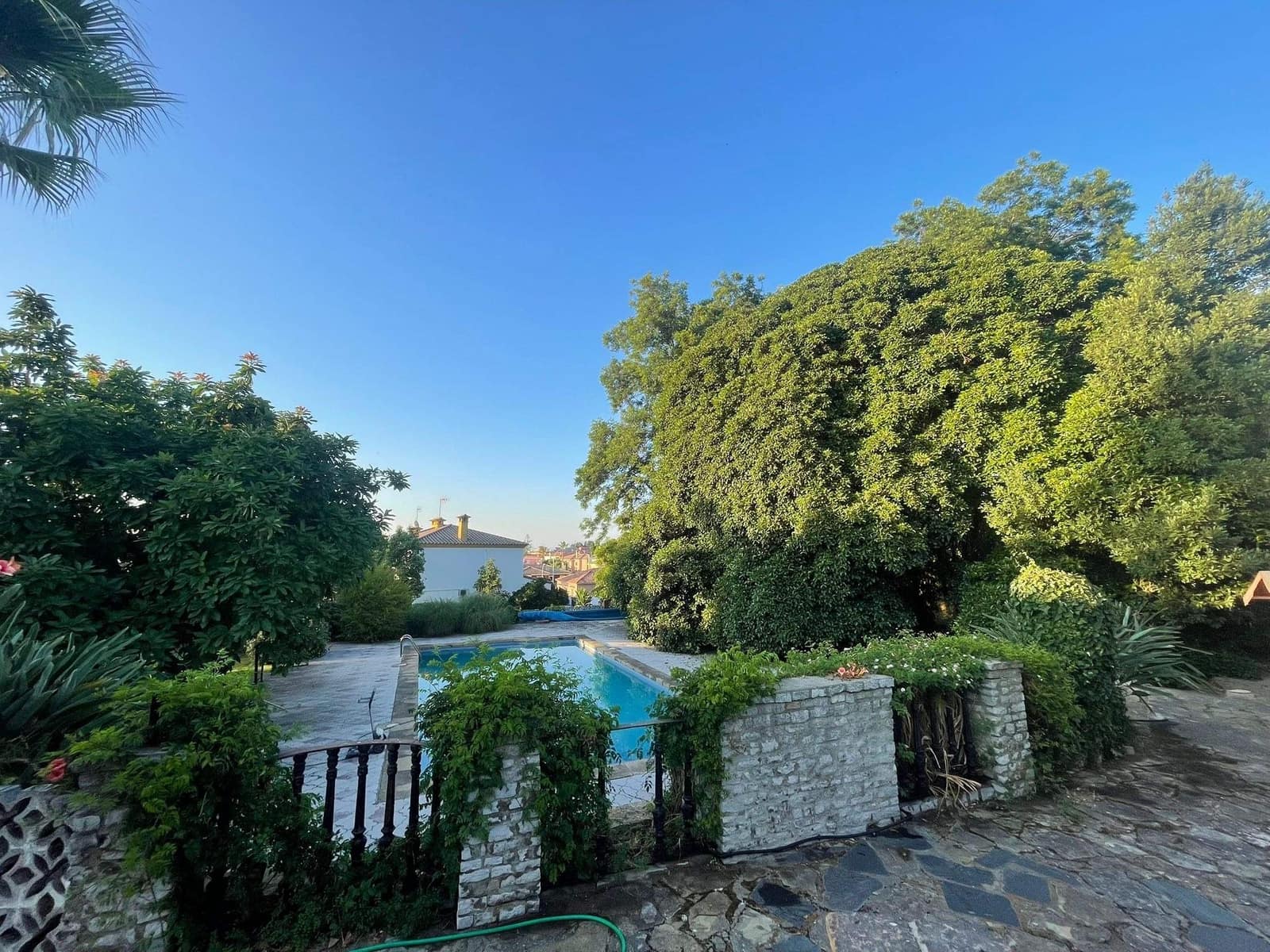 8 bedroom Villa for sale in Algeciras with pool - € 995,000 (Ref: 9942555)