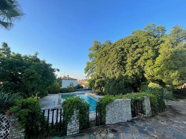 8 soverom Villa til salgs i Algeciras med svømmebasseng - € 995 000 (Ref: 9942555)