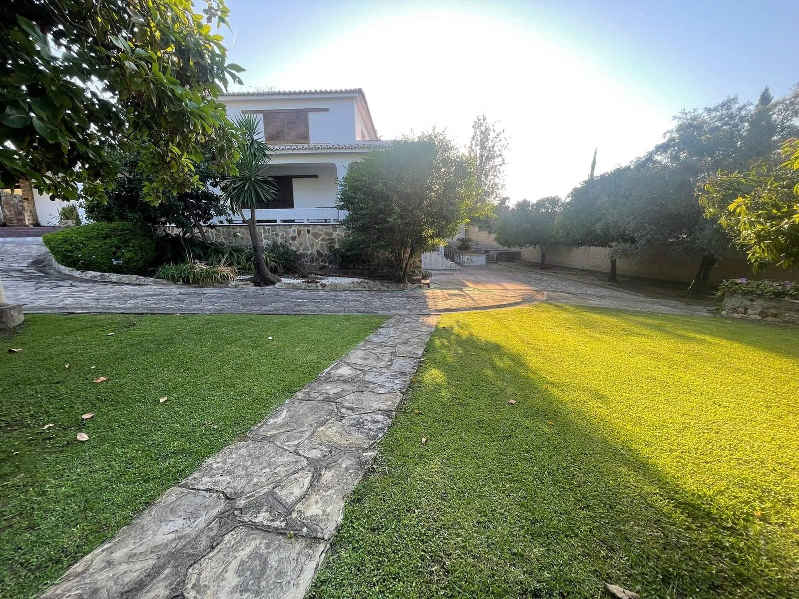 8 bedroom Villa for sale in Algeciras with pool - € 995,000 (Ref: 9942555)
