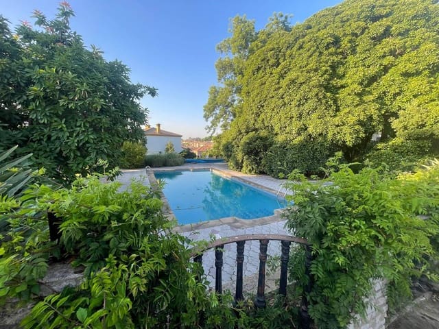 8 soverom Villa til salgs i Algeciras med svømmebasseng - € 995 000 (Ref: 9942555)