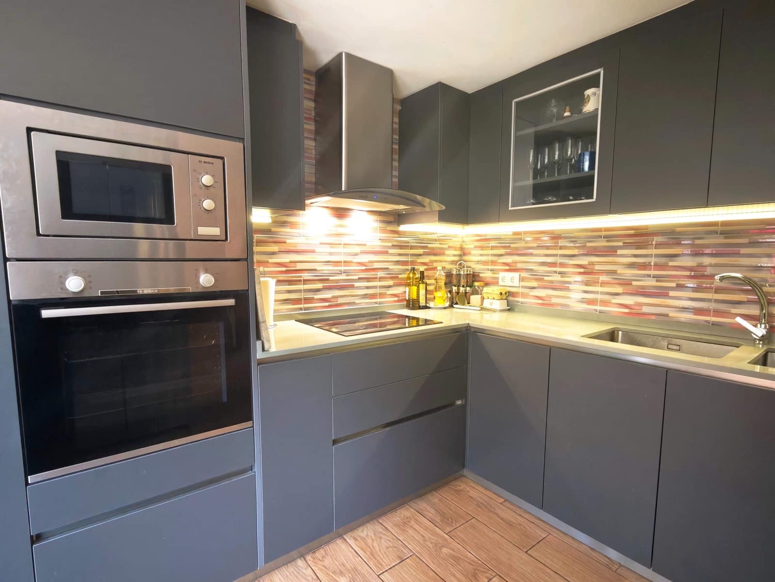 4 bedroom Townhouse for sale in La Linea de la Concepcion with pool garage - € 575,000 (Ref: 9943666)