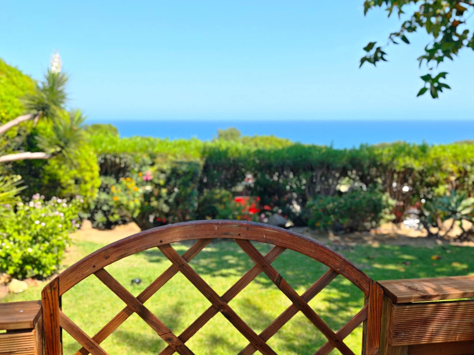 4 bedroom Townhouse for sale in La Linea de la Concepcion with pool garage - € 575,000 (Ref: 9943666)