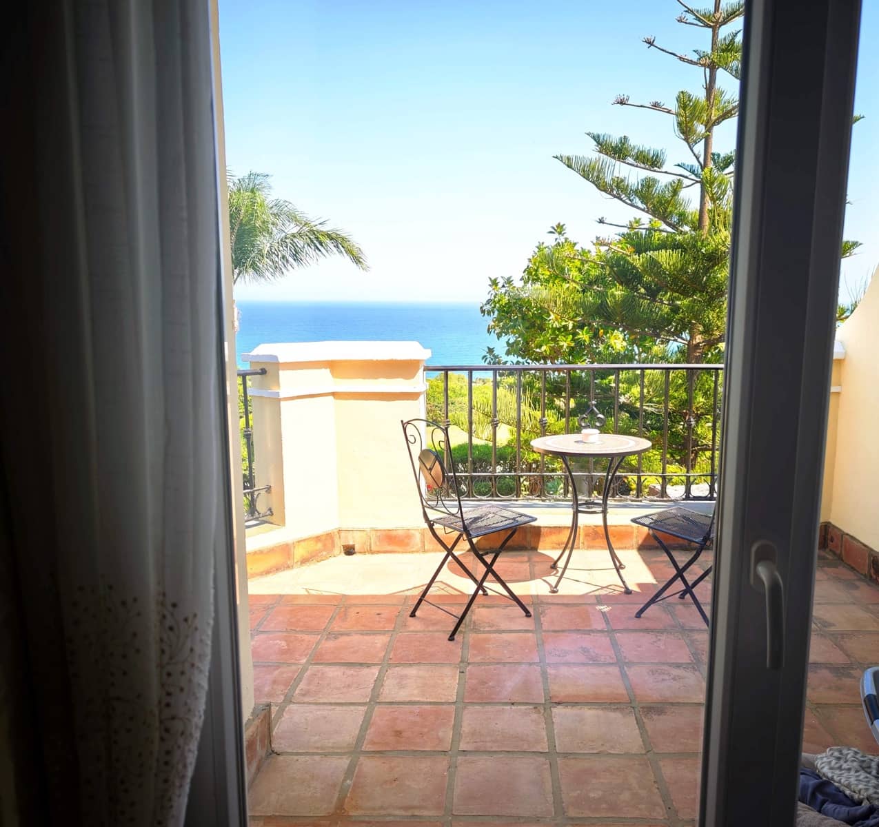 4 bedroom Townhouse for sale in La Linea de la Concepcion with pool garage - € 575,000 (Ref: 9943666)