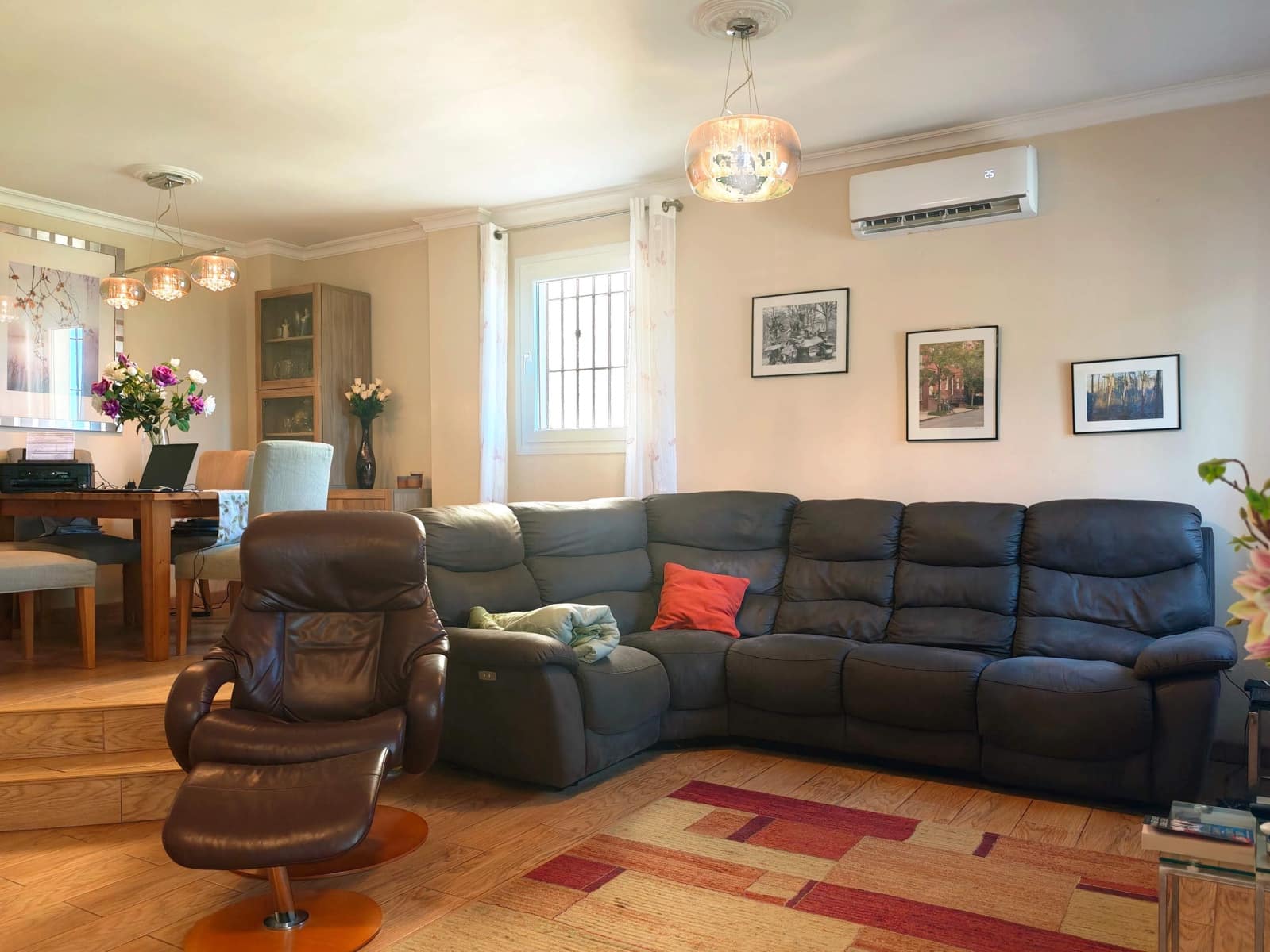 4 bedroom Townhouse for sale in La Linea de la Concepcion with pool garage - € 575,000 (Ref: 9943666)