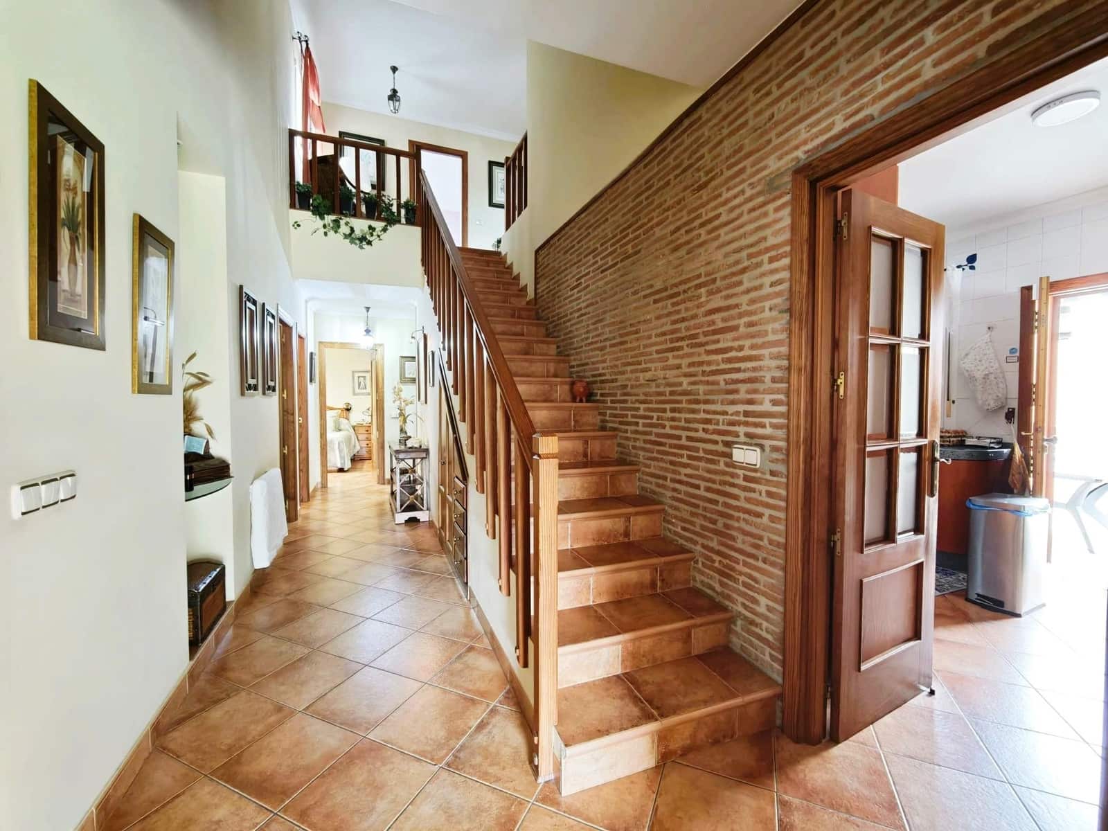 7 sovrum Villa till salu i Algeciras med pool garage - 700 000 € (Ref: 9945741)