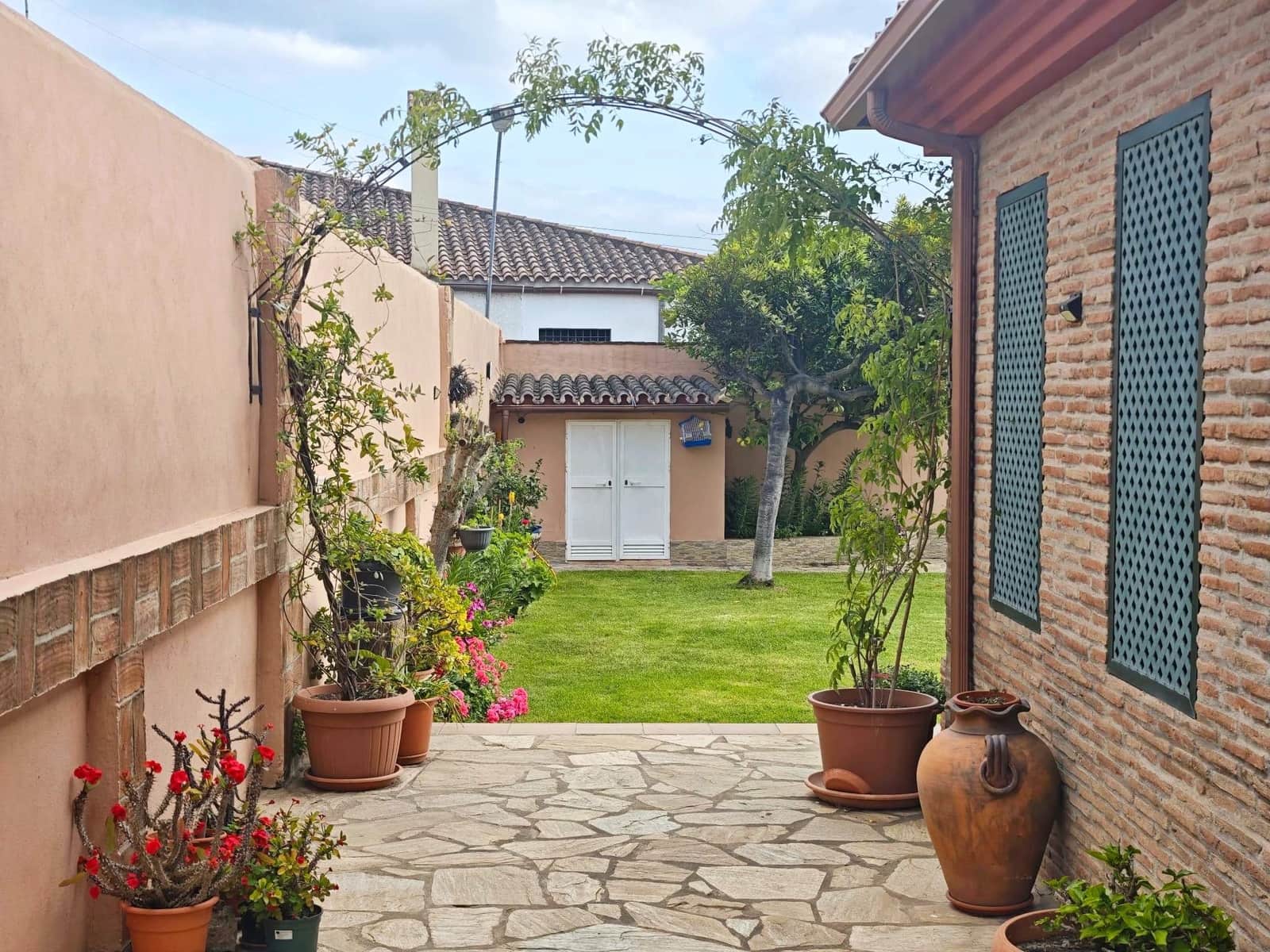 7 sovrum Villa till salu i Algeciras med pool garage - 700 000 € (Ref: 9945741)