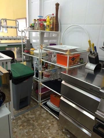 Commercieel te koop in La Línea de la Concepción - € 100.000 (Ref: 9947947)