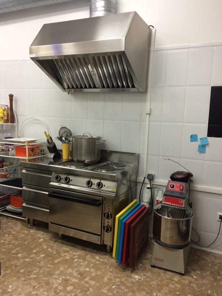 Commercieel te koop in La Linea de la Concepcion - € 100.000 (Ref: 9947947)