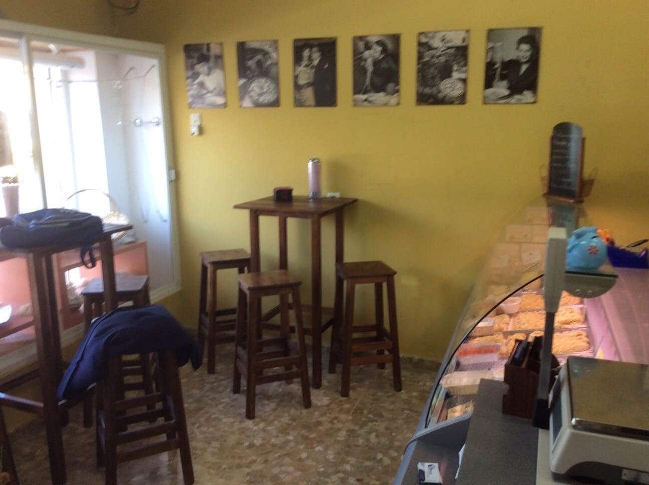 Commercieel te koop in La Linea de la Concepcion - € 100.000 (Ref: 9947947)
