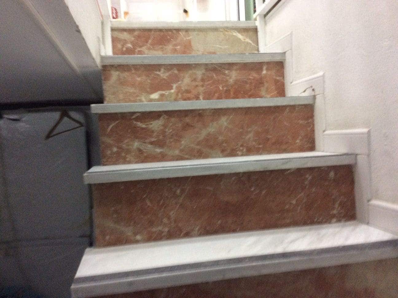 Commercieel te koop in La Linea de la Concepcion - € 100.000 (Ref: 9947947)