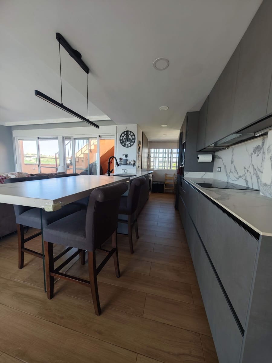 2 soveværelse Penthouse til salg i Casares med swimmingpool garage - € 430.000 (Ref: 9952661)
