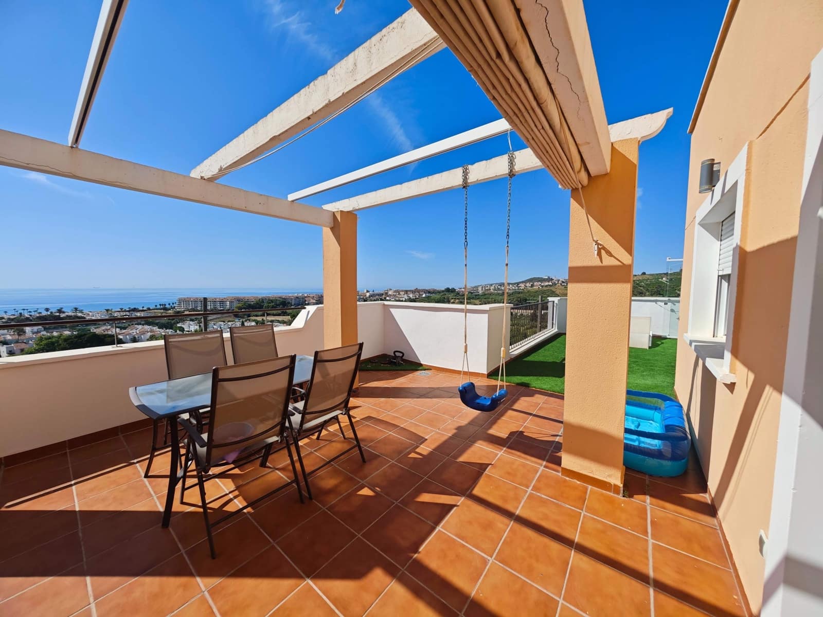 2 soveværelse Penthouse til salg i Casares med swimmingpool garage - € 430.000 (Ref: 9952661)