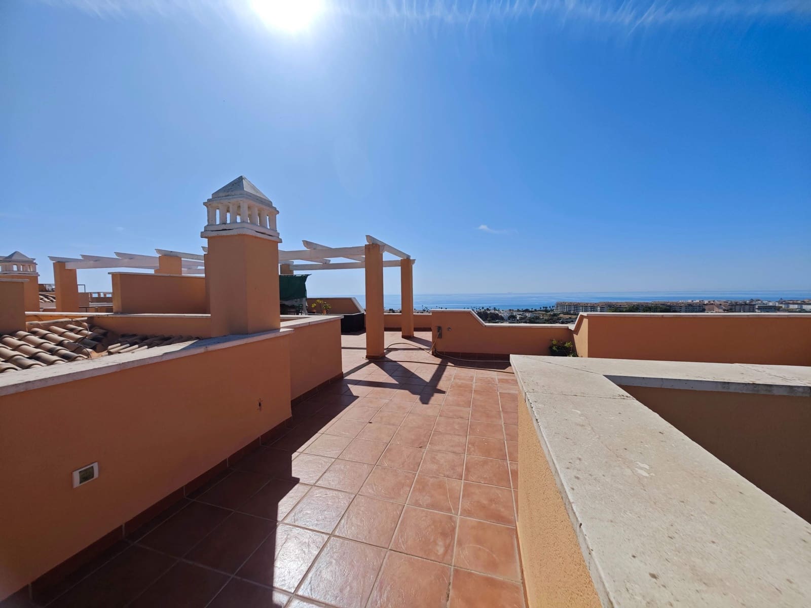 2 soveværelse Penthouse til salg i Casares med swimmingpool garage - € 430.000 (Ref: 9952661)