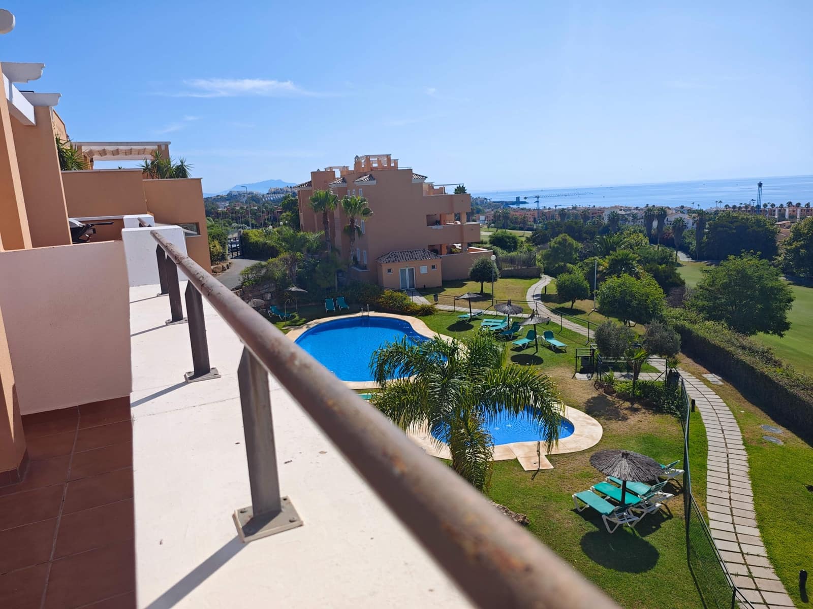 2 soveværelse Penthouse til salg i Casares med swimmingpool garage - € 430.000 (Ref: 9952661)