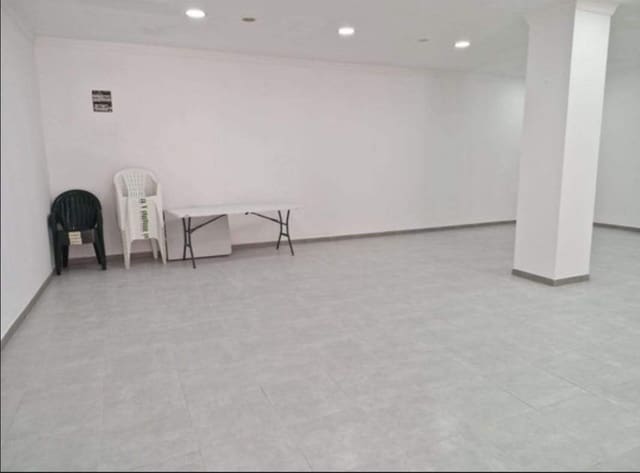 Commercieel te koop in La Línea de la Concepción - € 99.900 (Ref: 9952662)