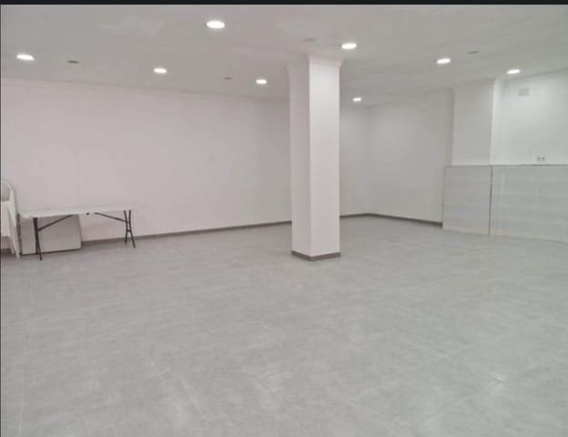 Commercieel te koop in La Línea de la Concepción - € 99.900 (Ref: 9952662)