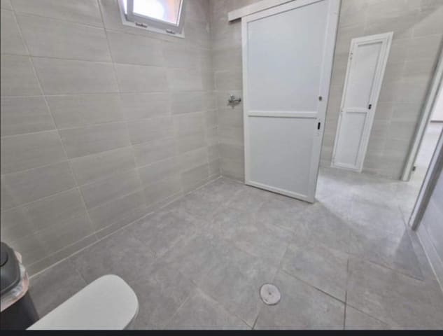 Commercieel te koop in La Línea de la Concepción - € 99.900 (Ref: 9952662)