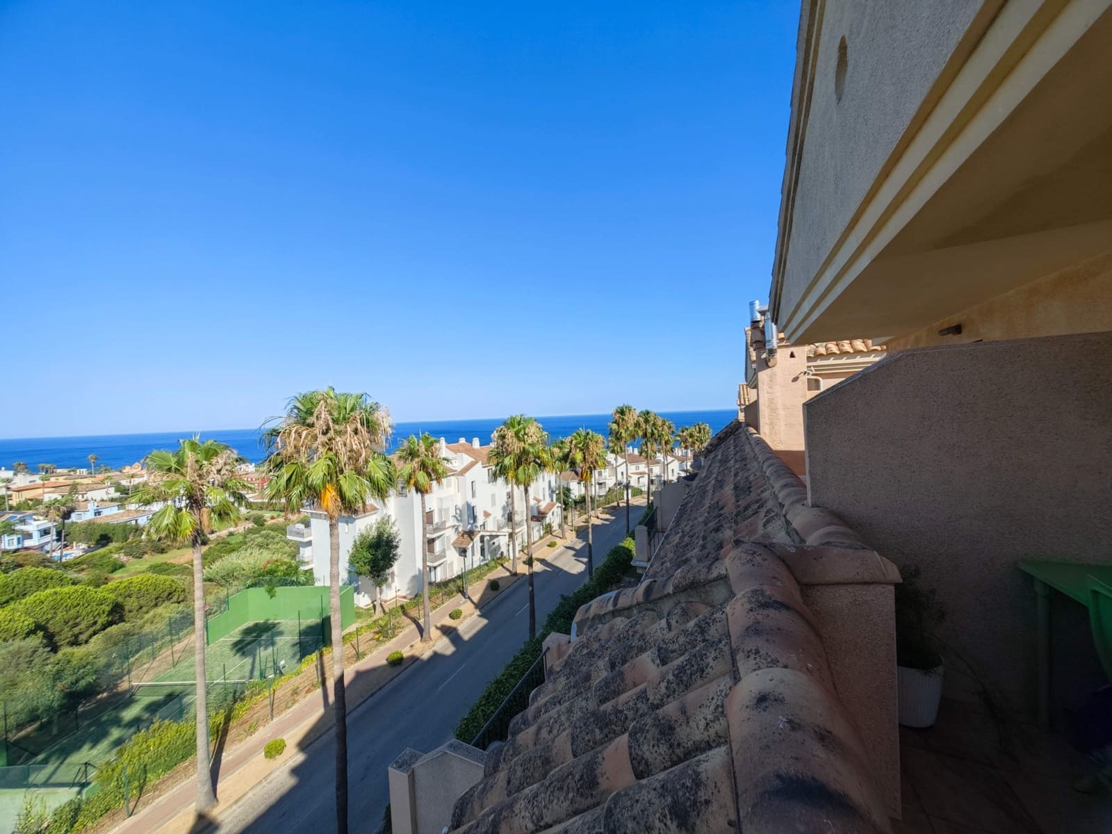 5 chambre Villa/Maison Mitoyenne à vendre à La Linea de la Concepcion avec piscine - 540 000 € (Ref: 9959813)