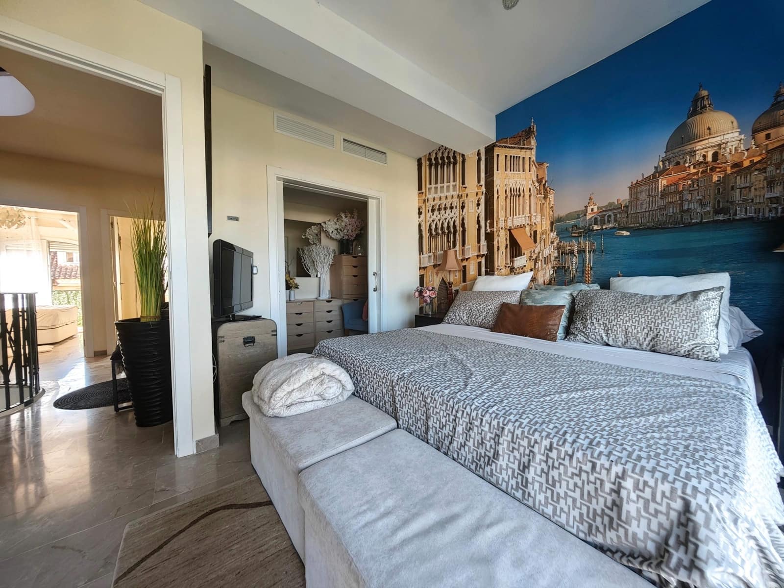 5 chambre Villa/Maison Mitoyenne à vendre à La Linea de la Concepcion avec piscine - 540 000 € (Ref: 9959813)