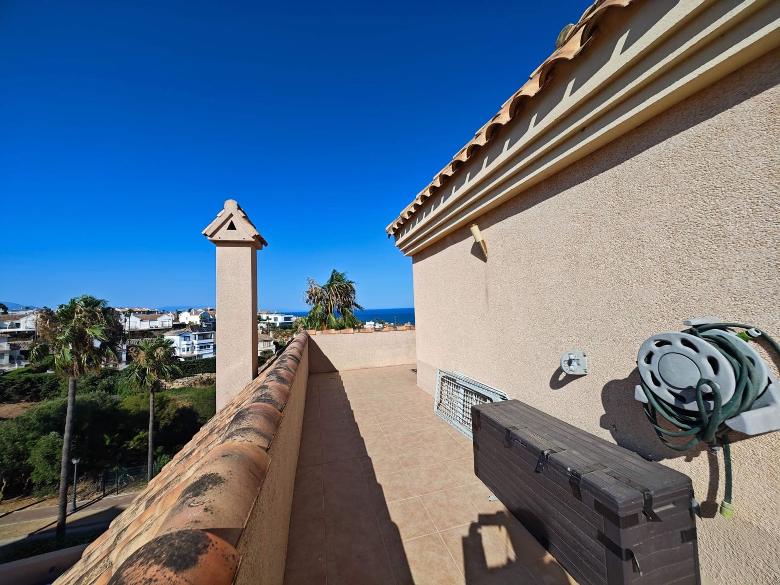 5 chambre Villa/Maison Mitoyenne à vendre à La Linea de la Concepcion avec piscine - 540 000 € (Ref: 9959813)