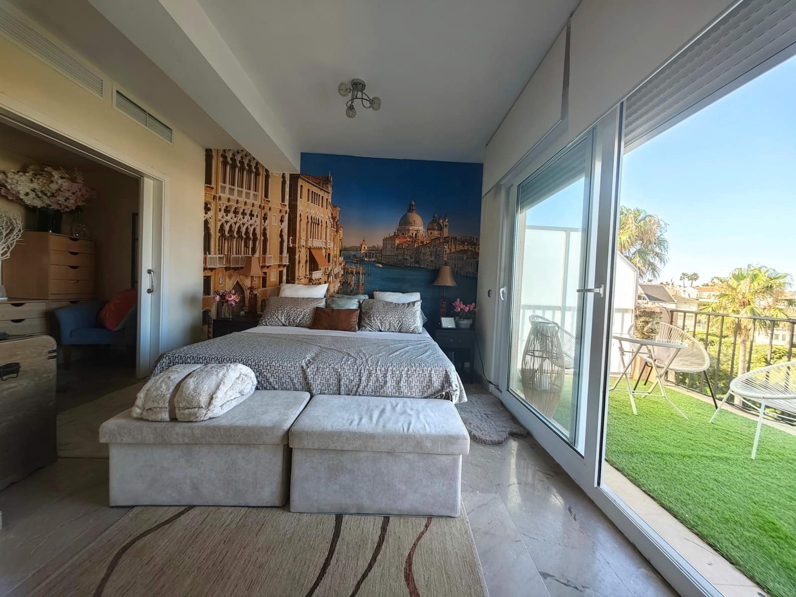 5 chambre Villa/Maison Mitoyenne à vendre à La Linea de la Concepcion avec piscine - 540 000 € (Ref: 9959813)