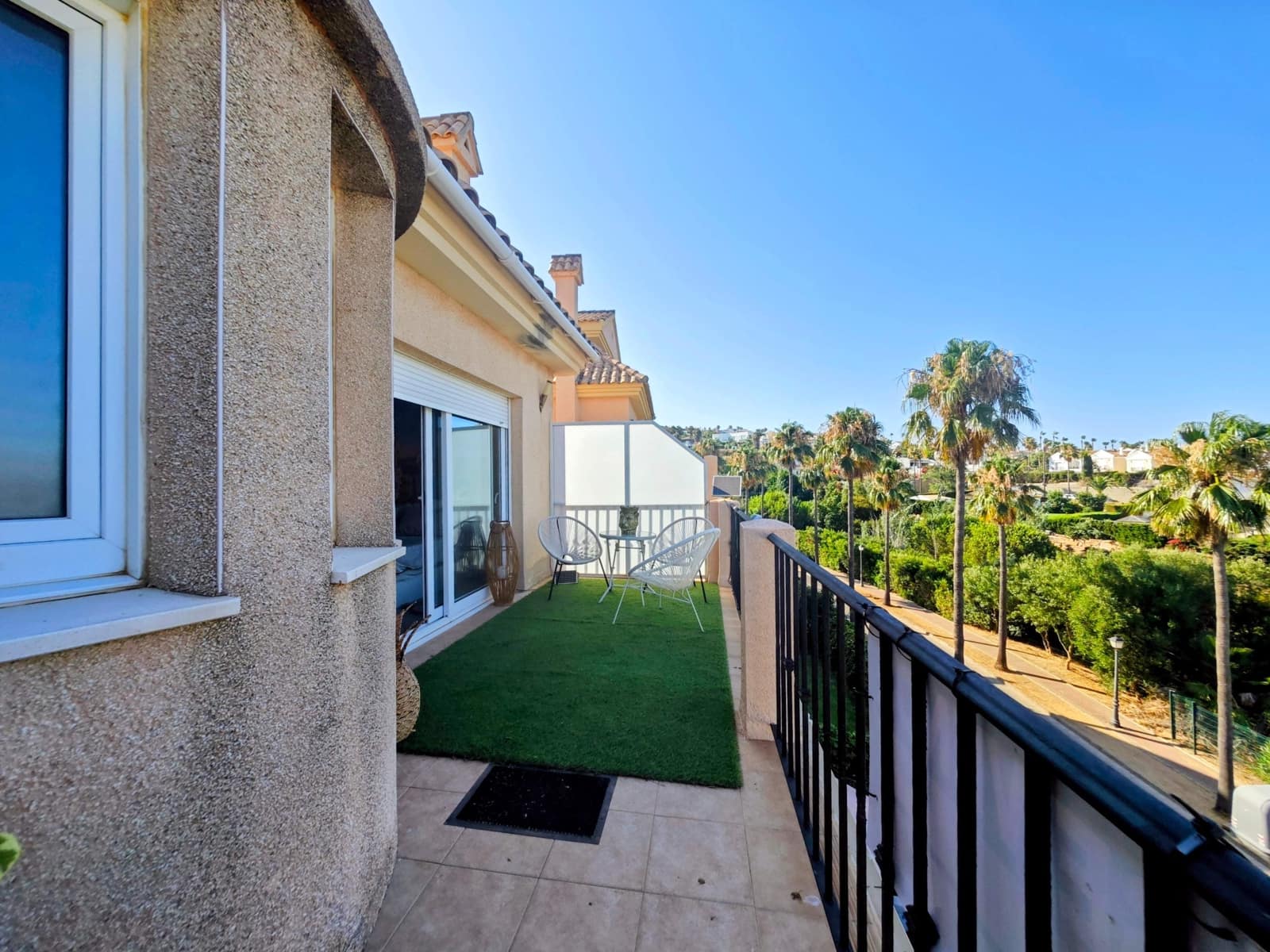 5 chambre Villa/Maison Mitoyenne à vendre à La Linea de la Concepcion avec piscine - 540 000 € (Ref: 9959813)